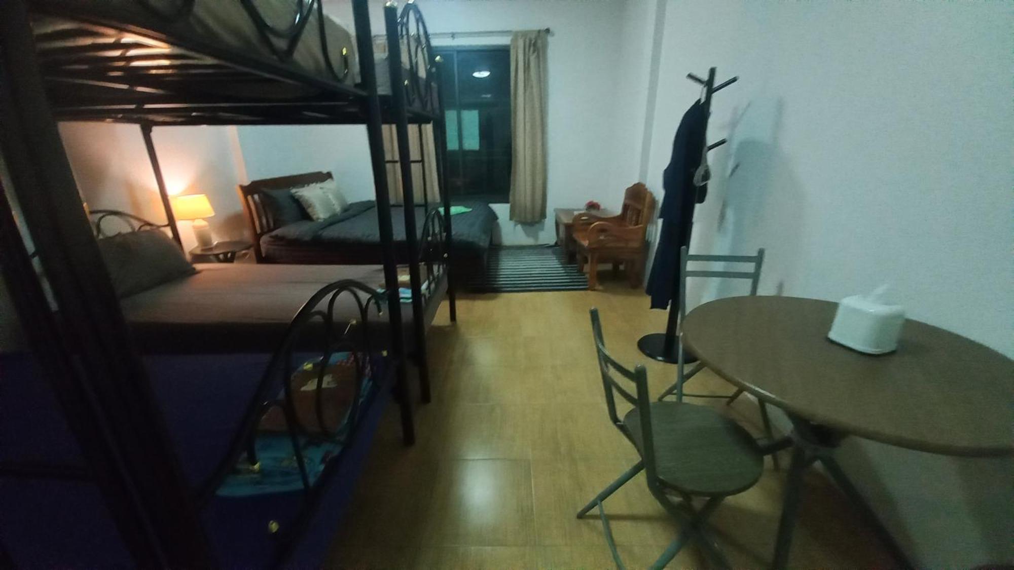 Amaretto Hostel Surat Thani Exterior foto