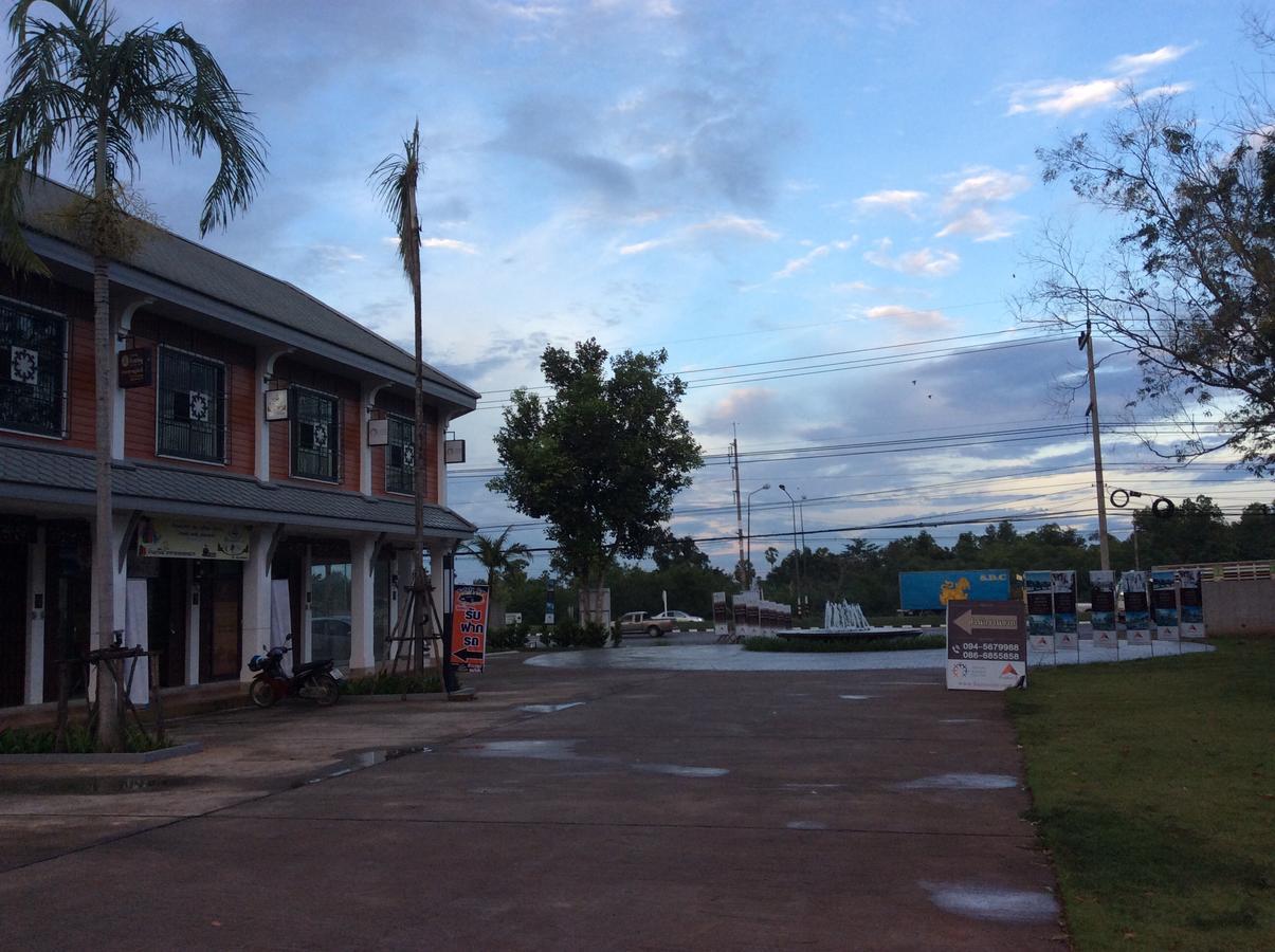 Amaretto Hostel Surat Thani Exterior foto